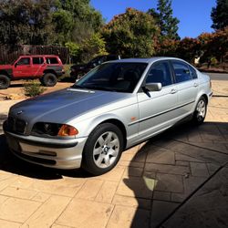 1999 BMW 328I.
