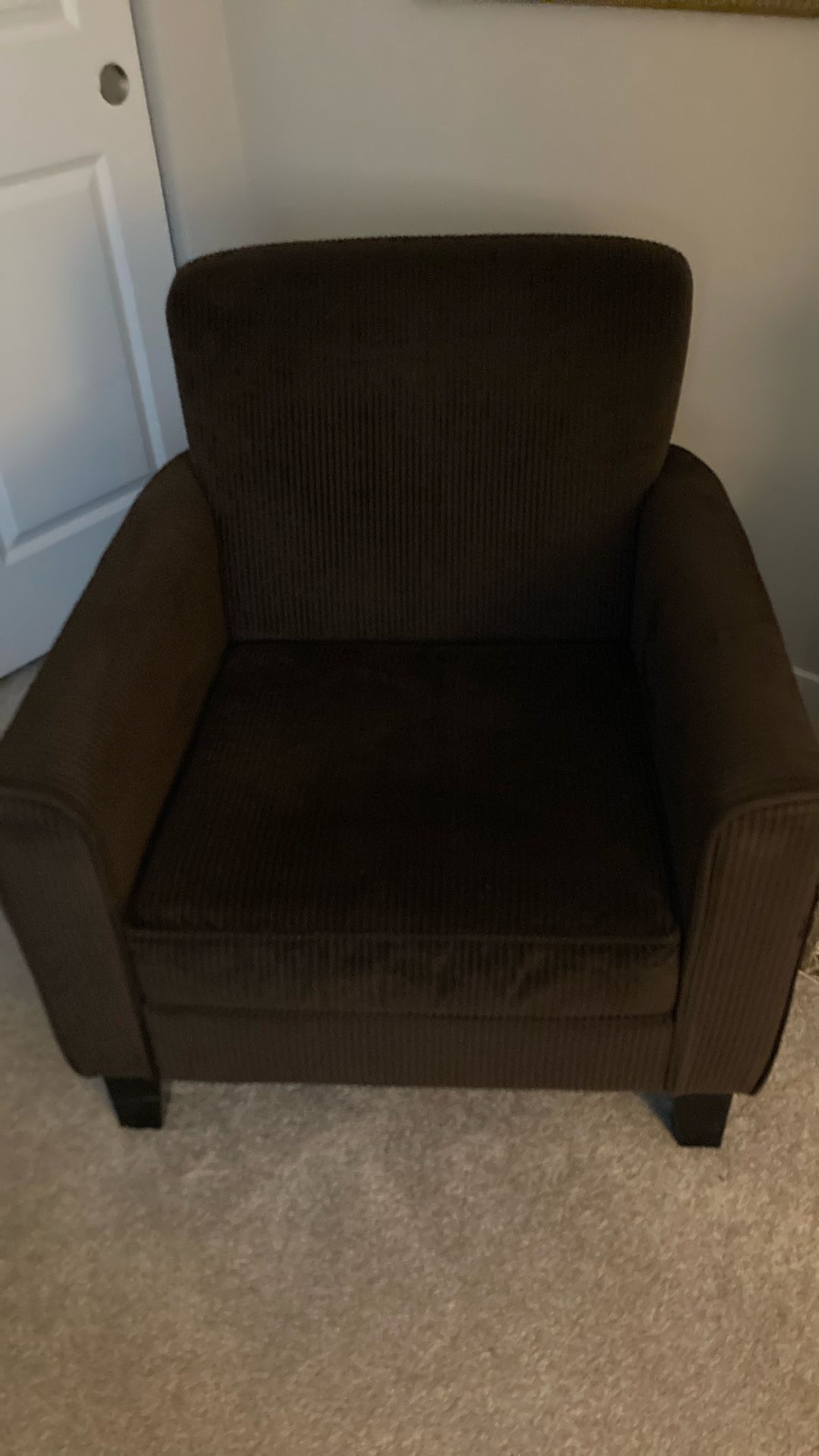 Like-new Chair From Seldens Designer Home Furnishings