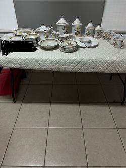 Dishes - Vintage set