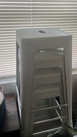 4 tall bar stools white