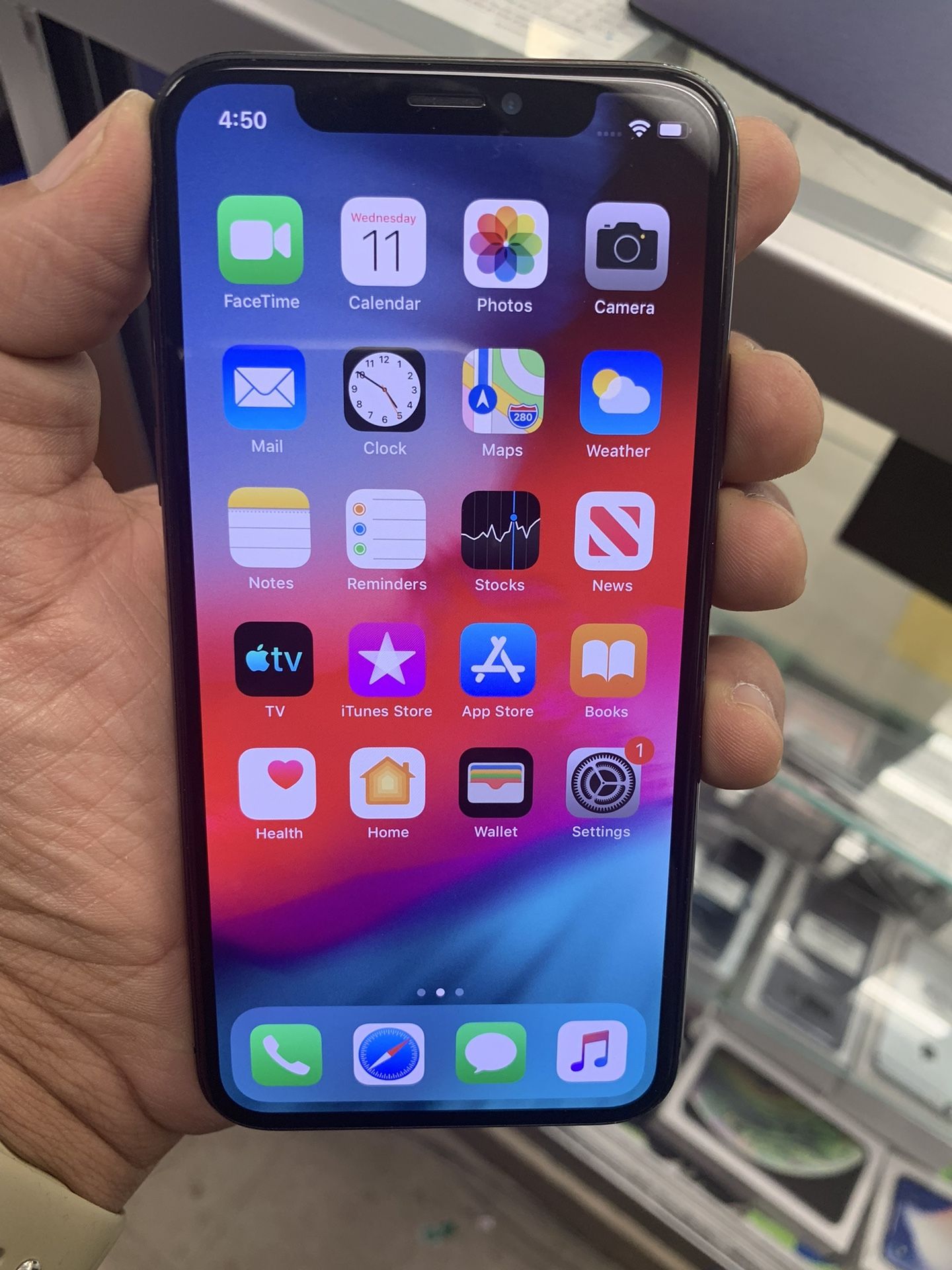 Factory Unlocked Apple iPhone X ,     Sold with warranty 