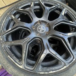 4 set snowflake rims somewhat scratched 1 has a dent (fixable)