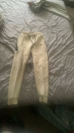 nike tech fleece pants