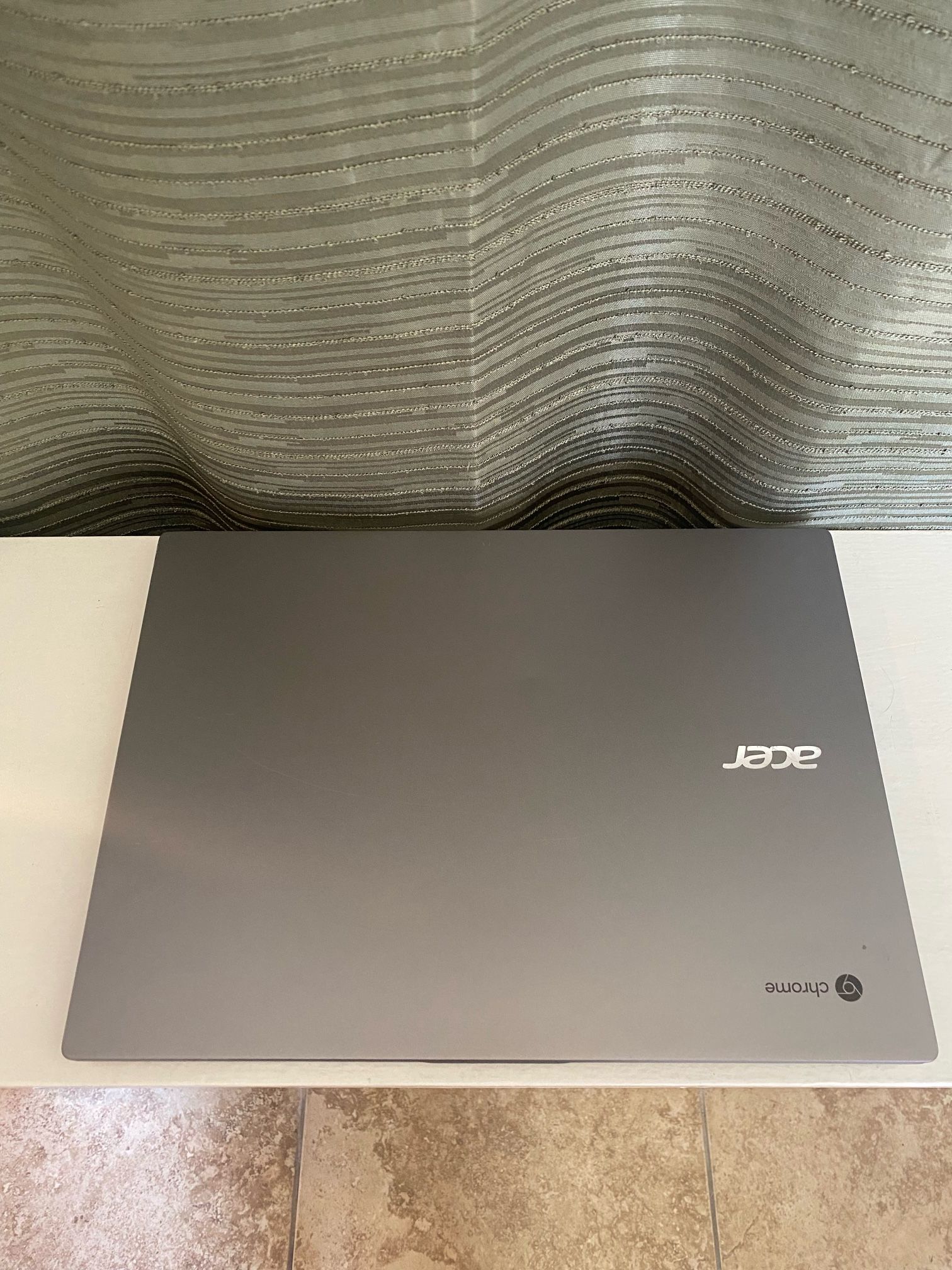 8th Gen Acer Chromebook with 8GB Ram, Bluetooth, and 14 inch screen