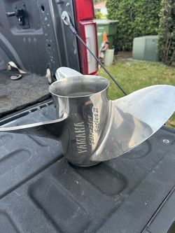 Yamaha Propela 17x 15 1/2 Excelente 