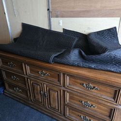 6pc Wood Bedroom Set