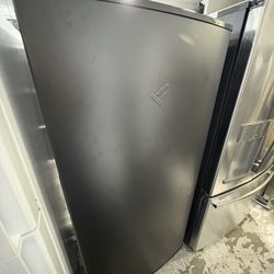 Black Single Door Gladiator Refrigerator