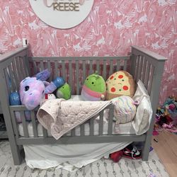 Nursery Convertible Crib, Rocker, Changing Table Topper And Diaper Paul 