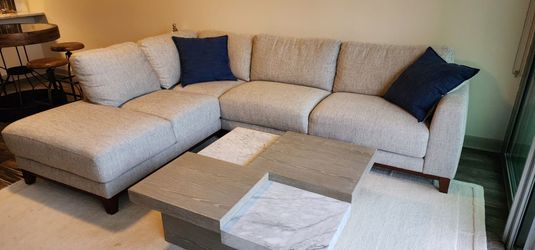 2 year old Couch very nice paid 2000.00 asking 400.00 obo