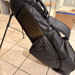 G/FORE Daytona Plus Stand Bag – Skull & T Bones (Black/Onyx)