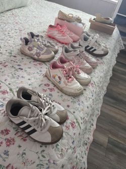 Zapatos de niña una limpiadita y como nuevos $45x todos