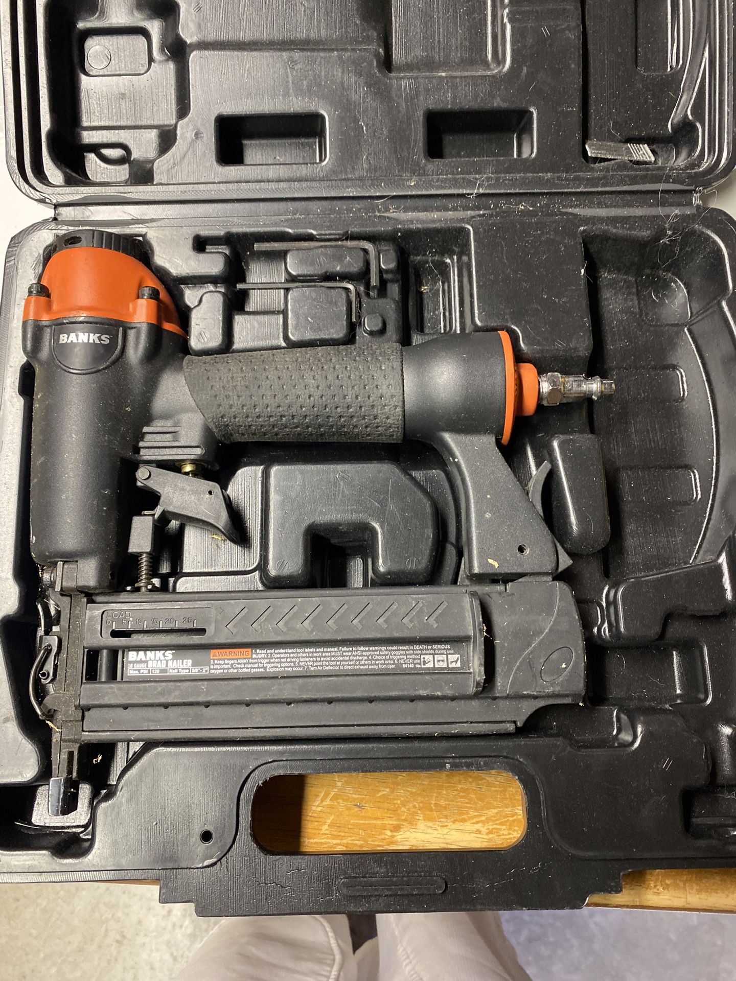 Banks 18 ga Brad Nailer