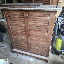 Rustic Wooden Bar 