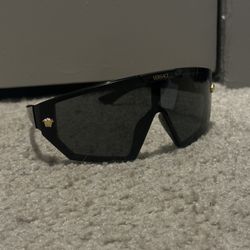 Versace Shield Sunglasses – Full Set + Extra Lenses