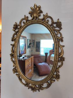 Vintage HOMCO Ornate Gold Oval Wall Mirror. See Full Description