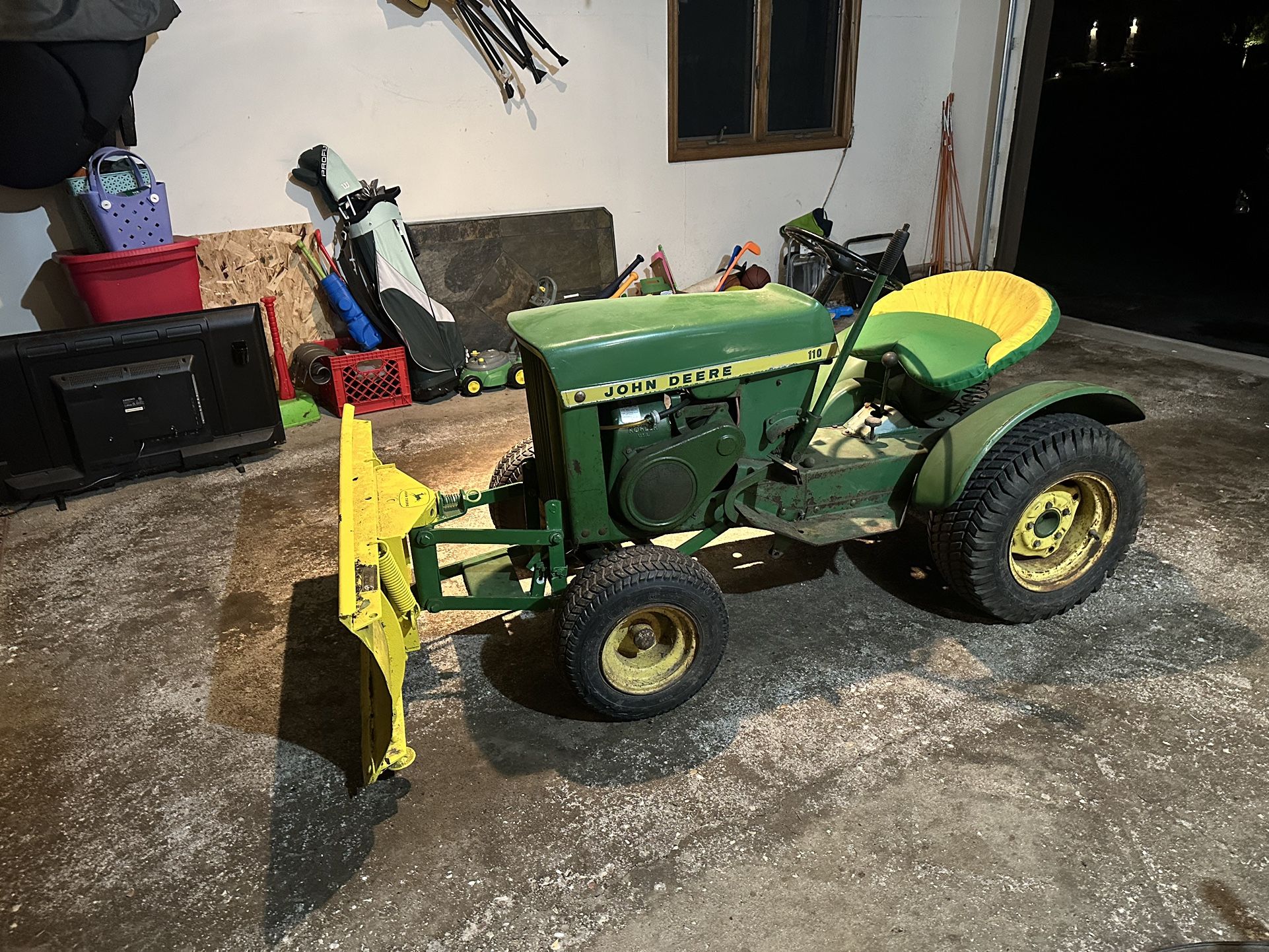 John Deere 110
