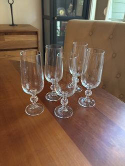 5 champagne flutes