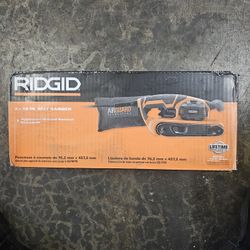 RIDGID

6.5 Amp Corded 3 in.W x 18 in.L Heavy-Duty Variable Speed Belt Sander with AIRGUARD Technology

