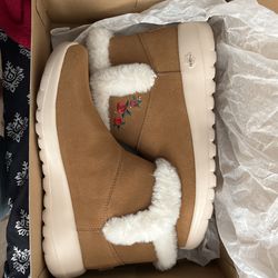 SKECHERS BOOTS