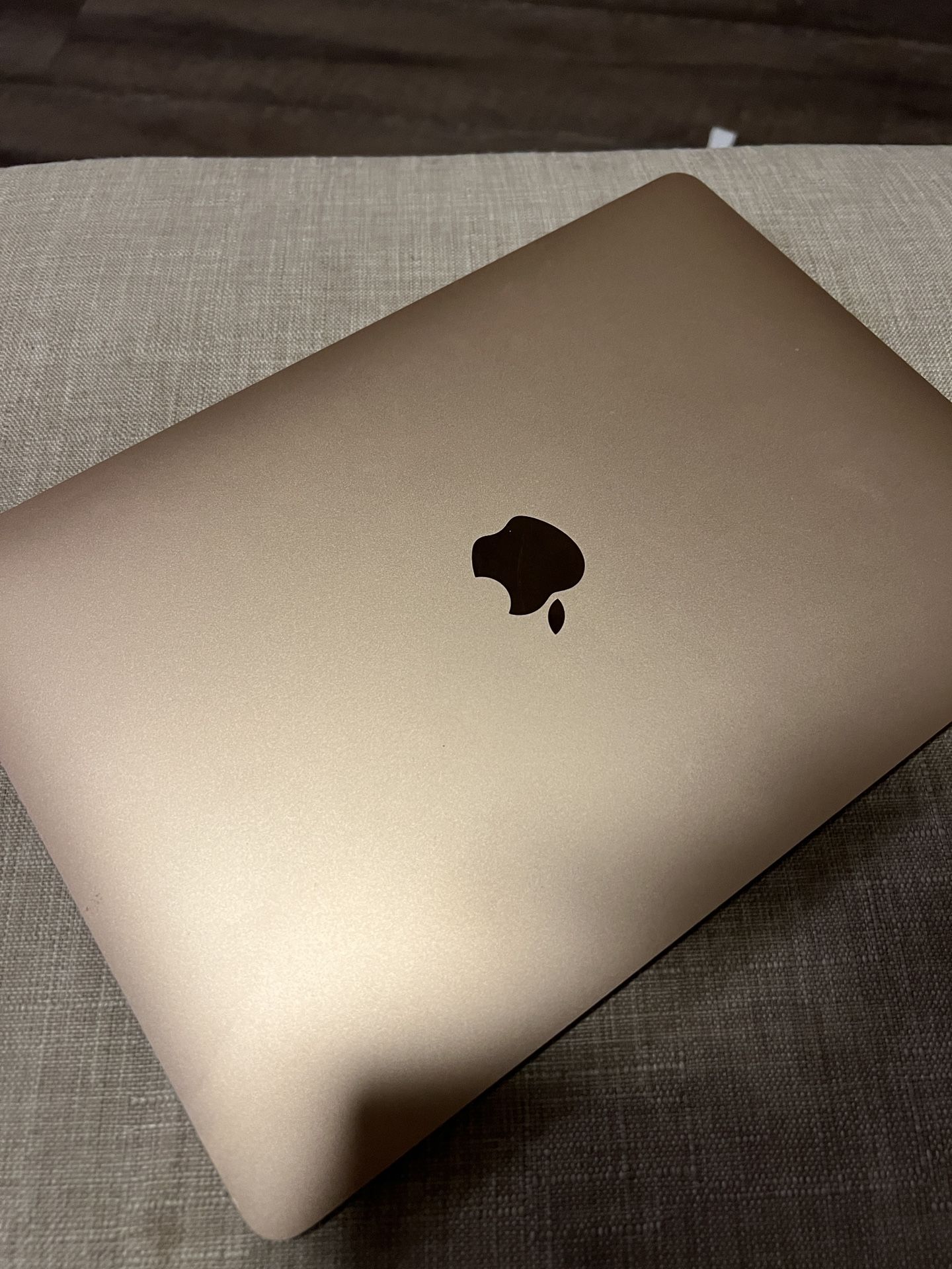 MACBOOK AIR (retina 13 Inch 2020) ROSE GOLD for Sale in San Antonio, TX ...