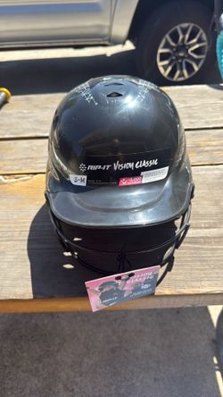 Softball batting helmet