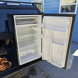 Mideo dorm mini refrigerator with small freezer, good condition and clean