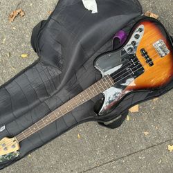 Fender Squire Jaguar Bass 3 Pickups 