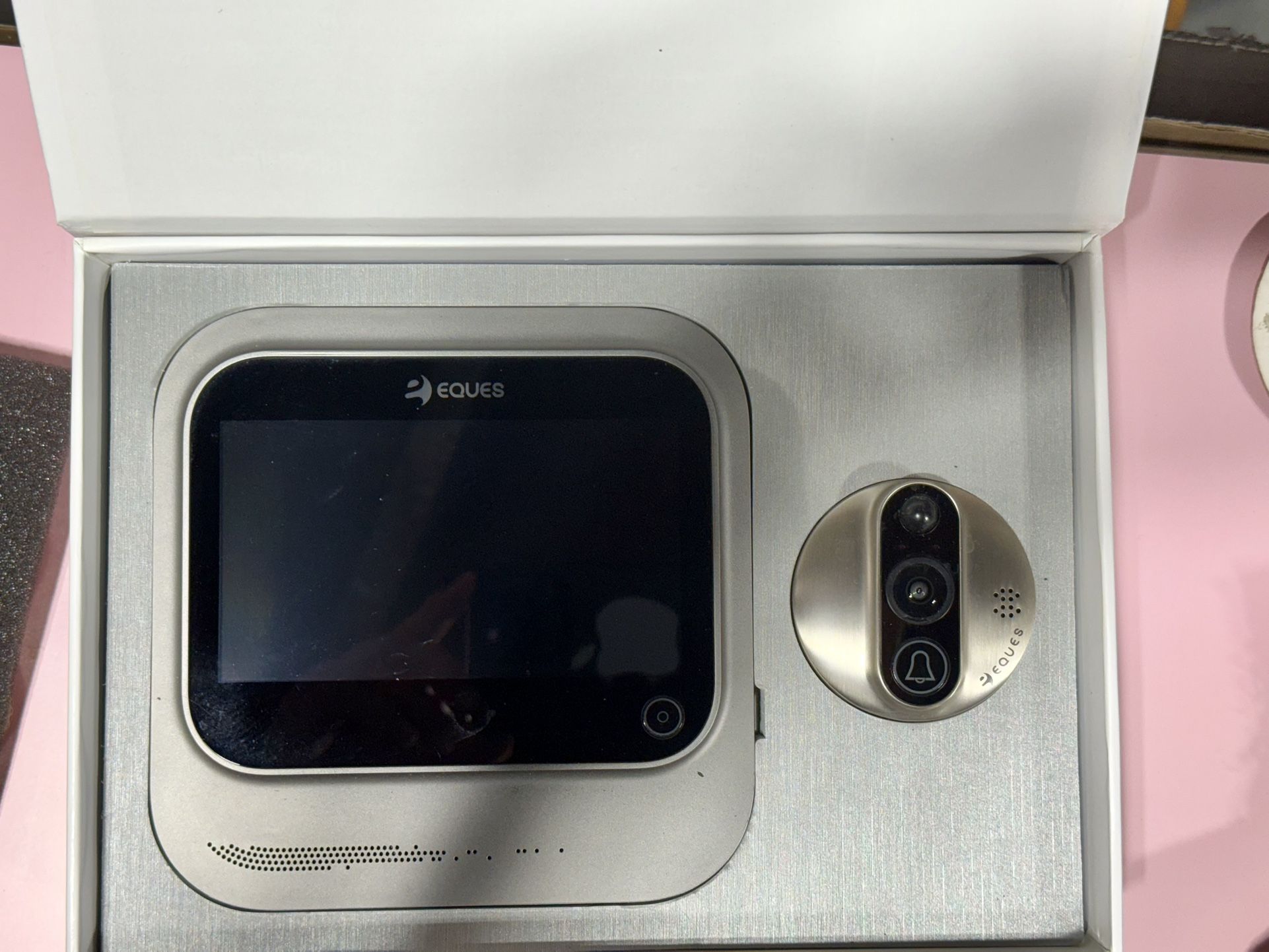 EQUES VIEU Wireless Smart Door Bell / Camera