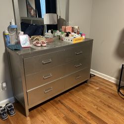 Dresser Set 