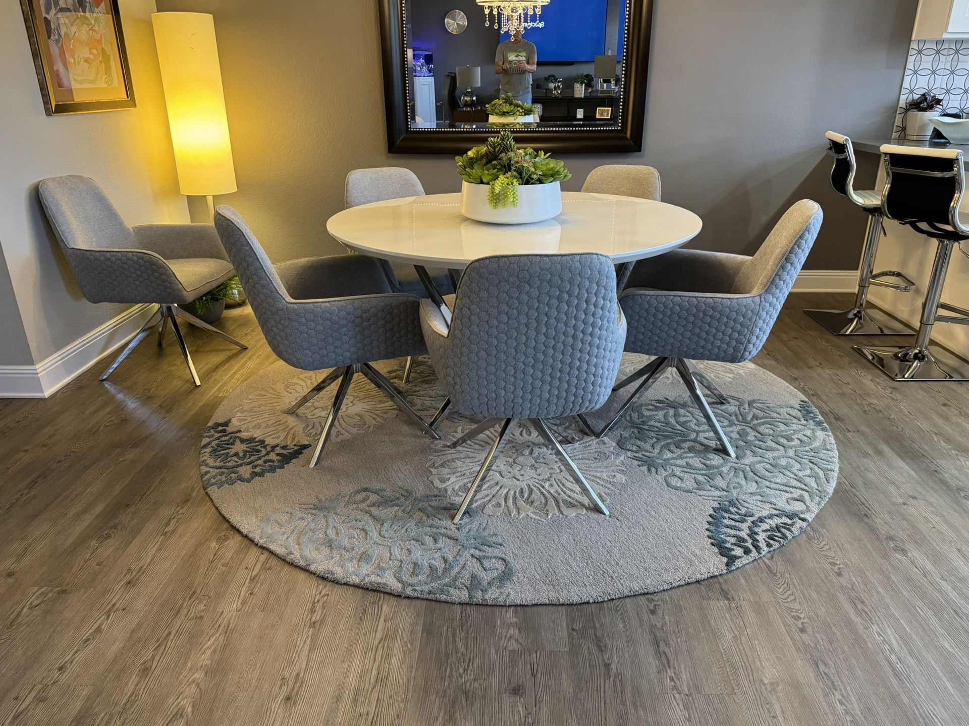 Modern 54” Table W/6 Swivel Chairs