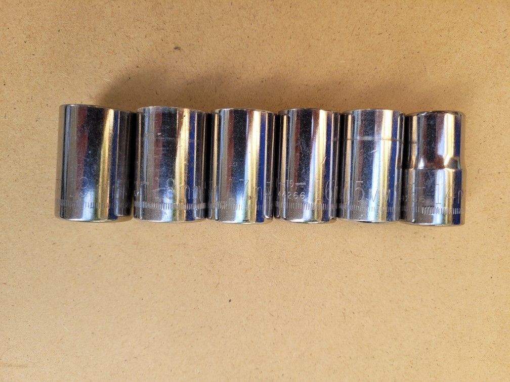 Craftsman sockets set 1/2 drive. 14,15,16,17,18,19 mm