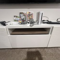 Nintendo Wii !!!! Games Included!!!