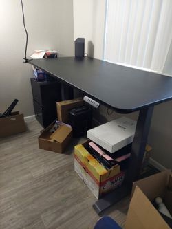 Vari Electric Standing Office Desk 60x30 + Office Chair & Accessories