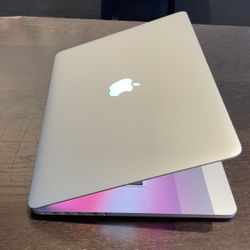 Apple MacBook Pro 15” Retina Intel Core O7 Processor 8GB RAM 500GB SSD DRIVE $275