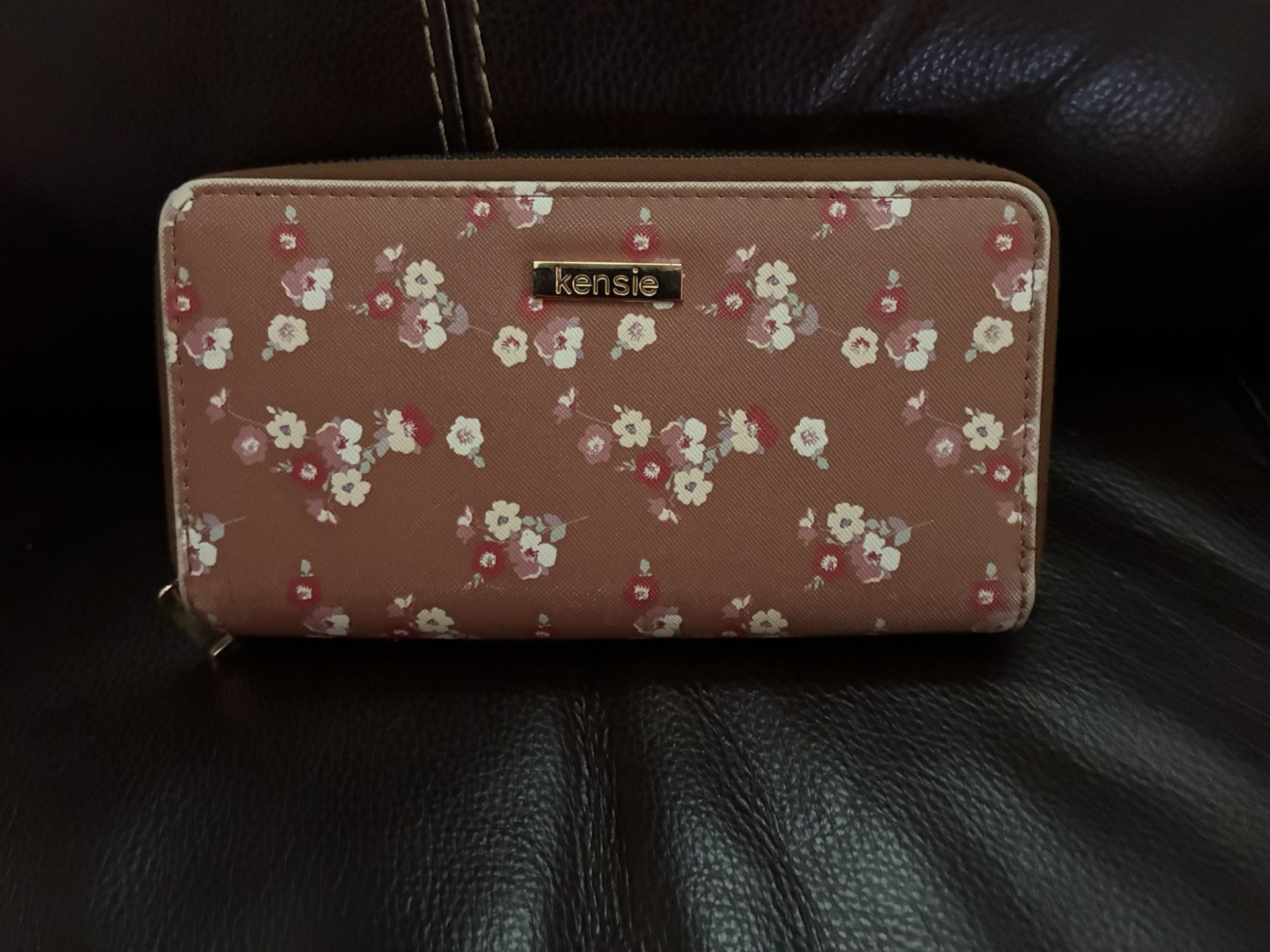 Kensie Double Zip Pocket Wallet