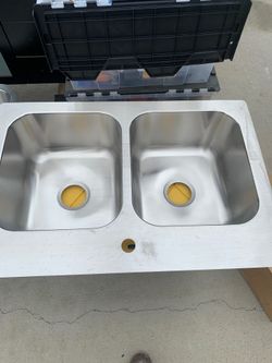 Stainless steel sinks