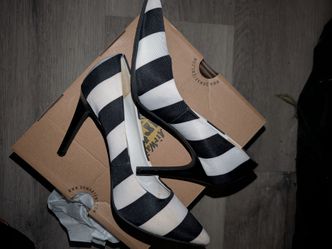 Women's shoes