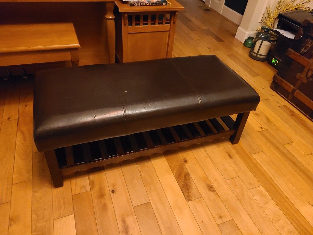 Bench / Ottoman