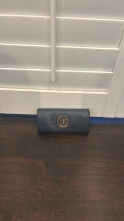 Michael Kors’s wallet