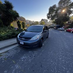 2010 Toyota Sienna