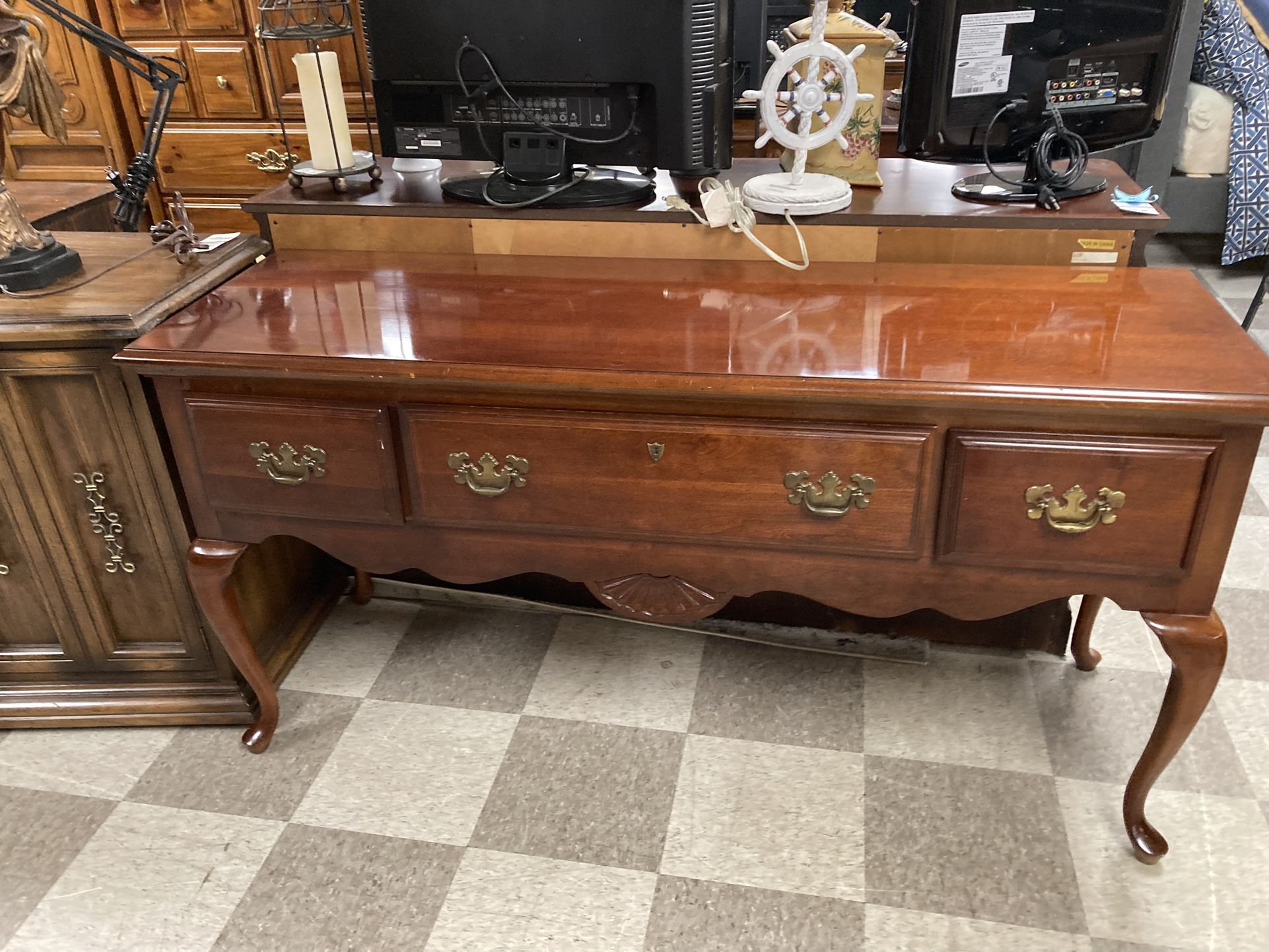 American Drew Queen Anne Sideboard 