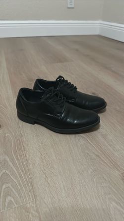 Van Heusen Boys Dress shoes