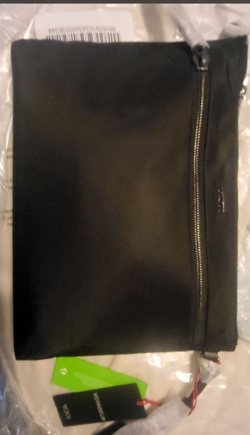 VOYAGEUR PATNA SLING 146583 T522 BLACK $200 RETAILS