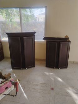 Solid Wood cabinets/ gabinetes de madera