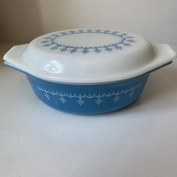 Vintage Pyrex Snowflake Garland Covered Casserole