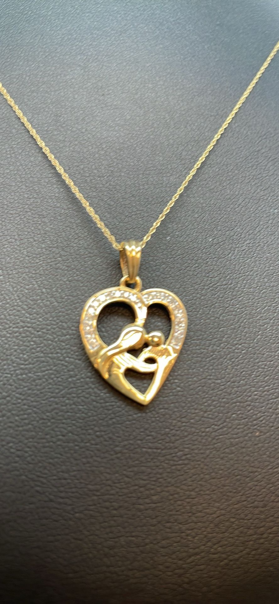 14k Gold Diamond Heart Pendant . New