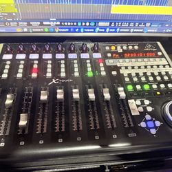 Beheringer Xtouch MIDI Control Surface 