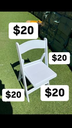 Sillas De Resina/ Resin Chairs