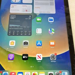 iPad 6th Generation WiFi 32GB Good Condition 