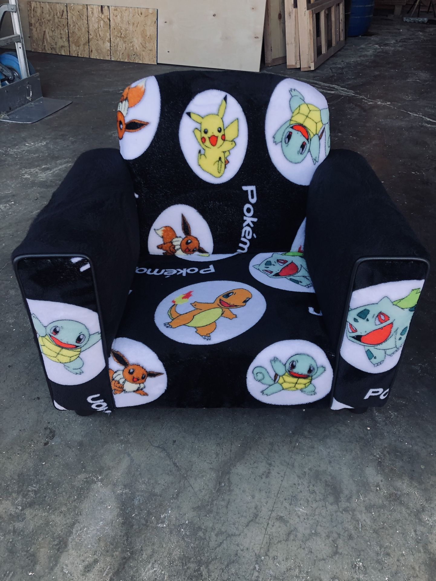 Pokémon Kids Couch